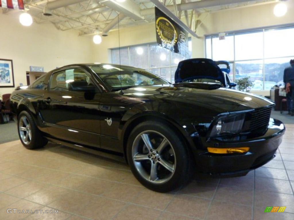 Black Ford Mustang