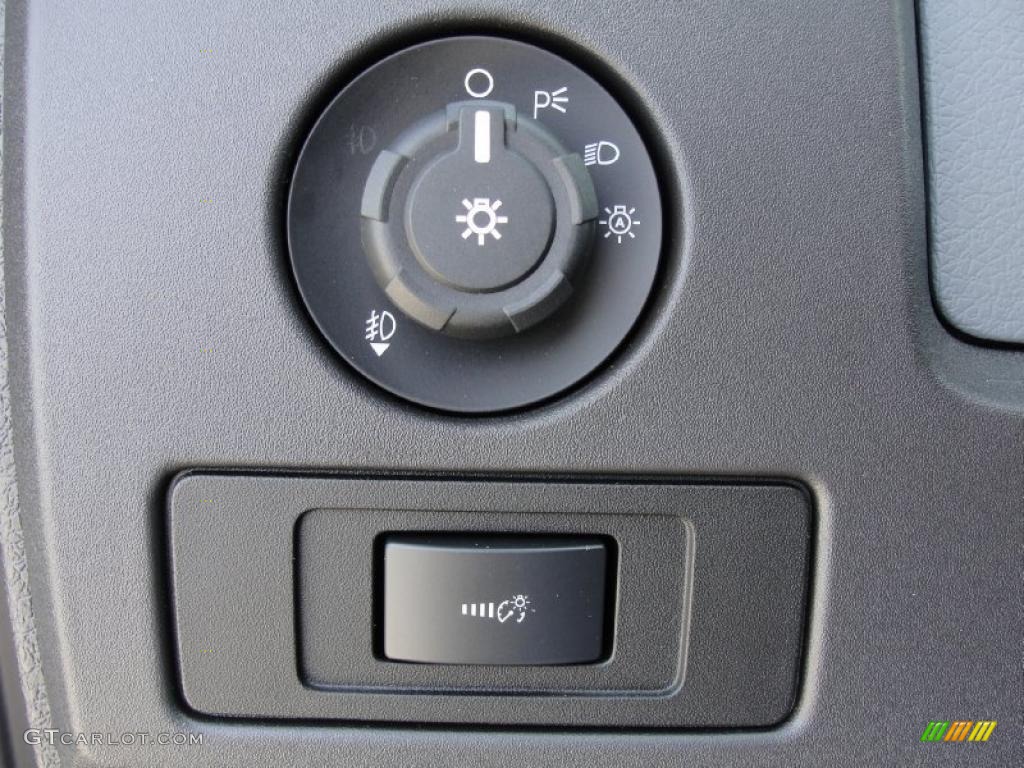 2011 Ford F150 XLT SuperCrew Controls Photo #46051702
