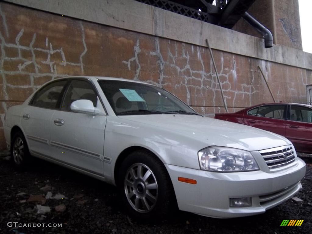 2002 Optima SE V6 - White Pearl / Beige photo #1