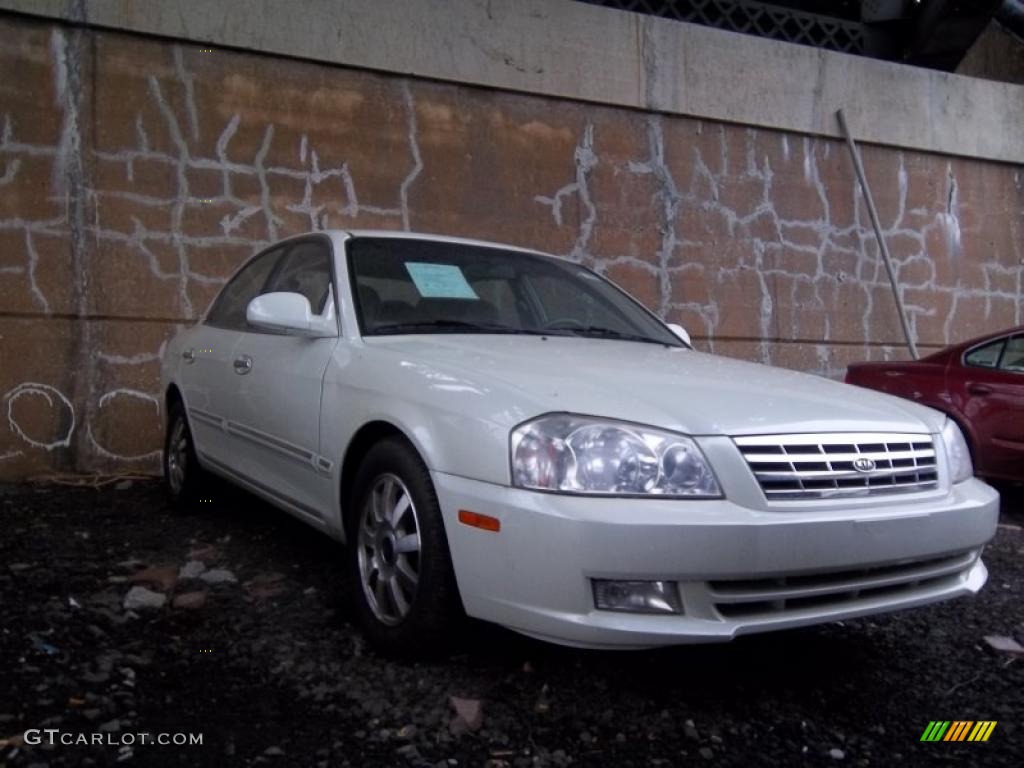 2002 Optima SE V6 - White Pearl / Beige photo #2