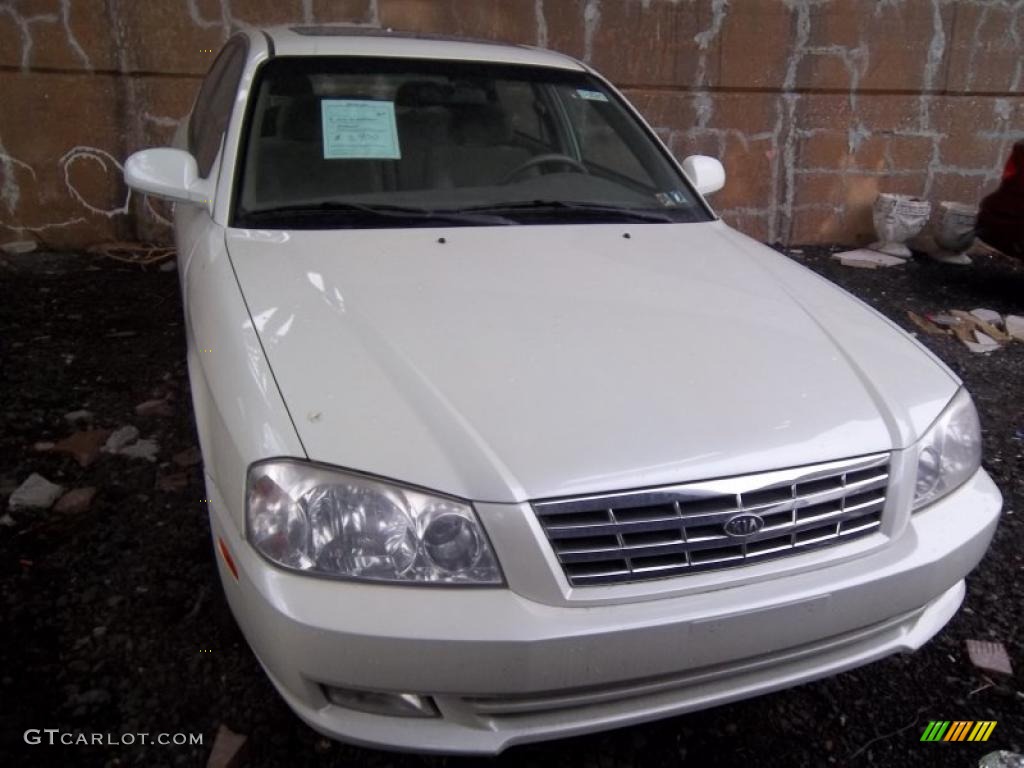 2002 Optima SE V6 - White Pearl / Beige photo #3