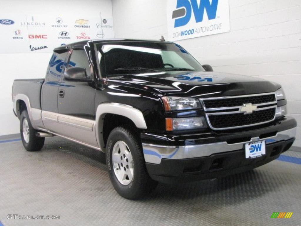 2006 Silverado 1500 Z71 Extended Cab 4x4 - Black / Dark Charcoal photo #1