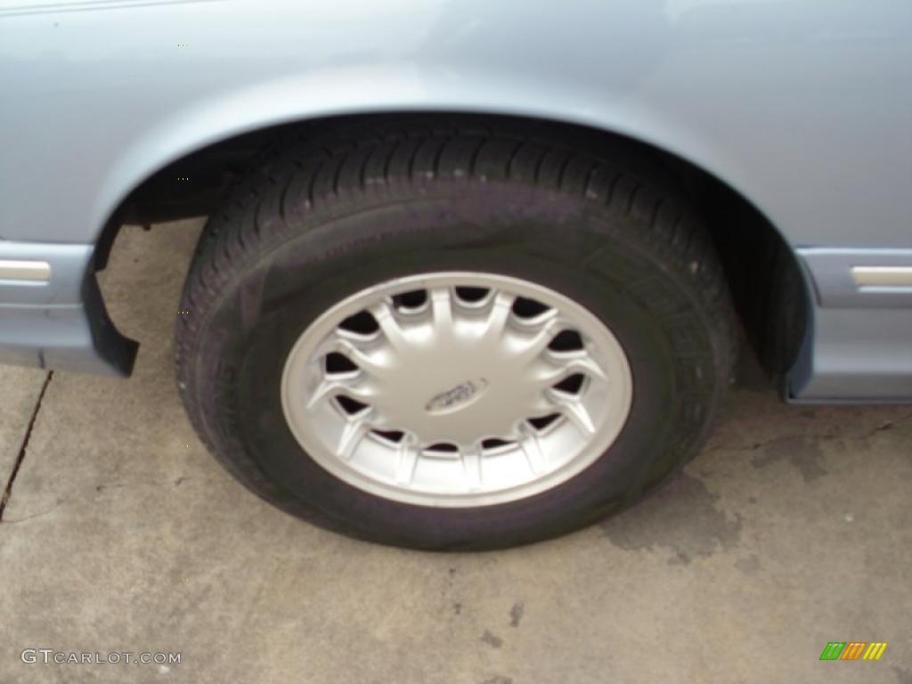 1997 Crown Victoria LX - Light Denim Blue Metallic / Blue photo #3