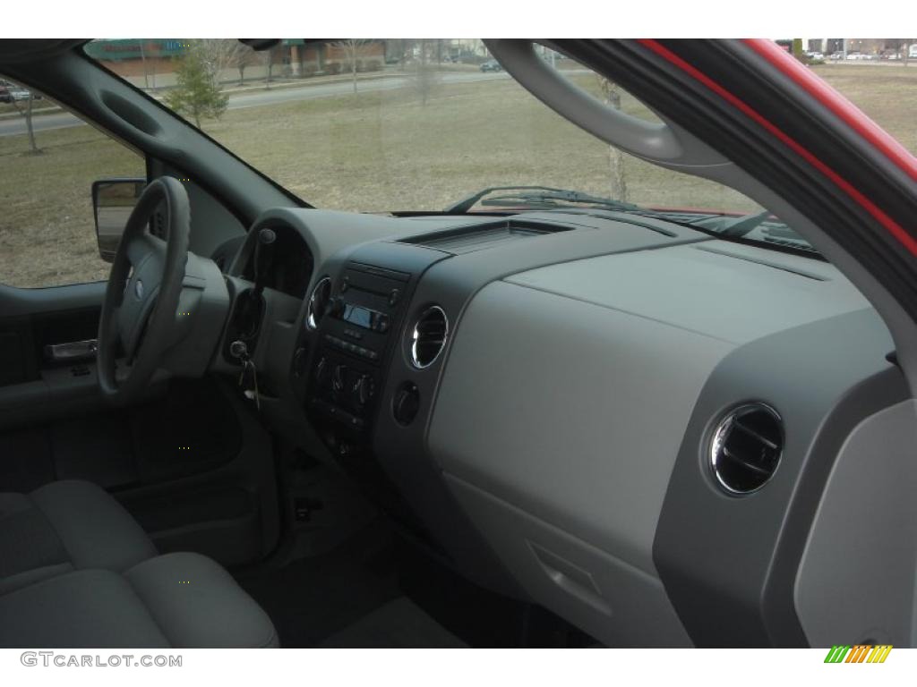 2006 F150 XLT Regular Cab 4x4 - Bright Red / Medium/Dark Flint photo #13