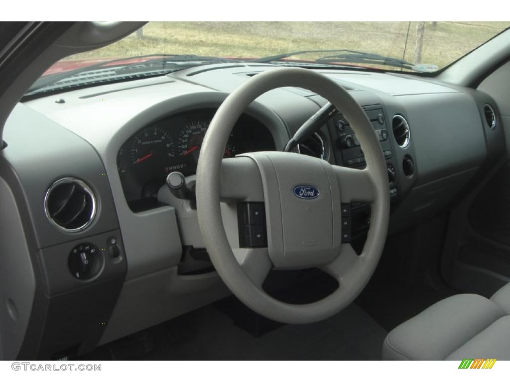 2006 F150 XLT Regular Cab 4x4 - Bright Red / Medium/Dark Flint photo #27