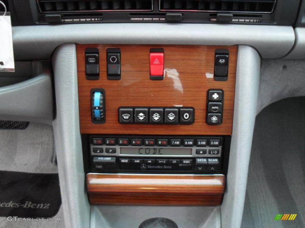 1991 Mercedes-Benz S Class 300 SEL Controls Photo #46062462