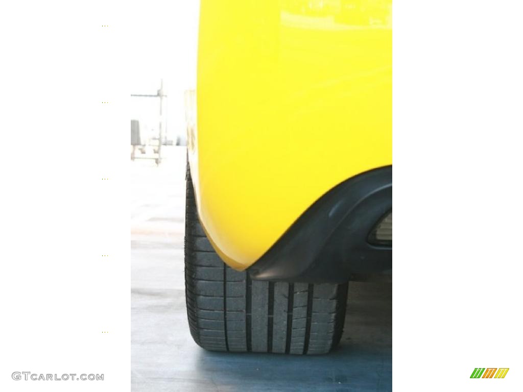 2005 Corvette Convertible - Millenium Yellow / Ebony photo #33