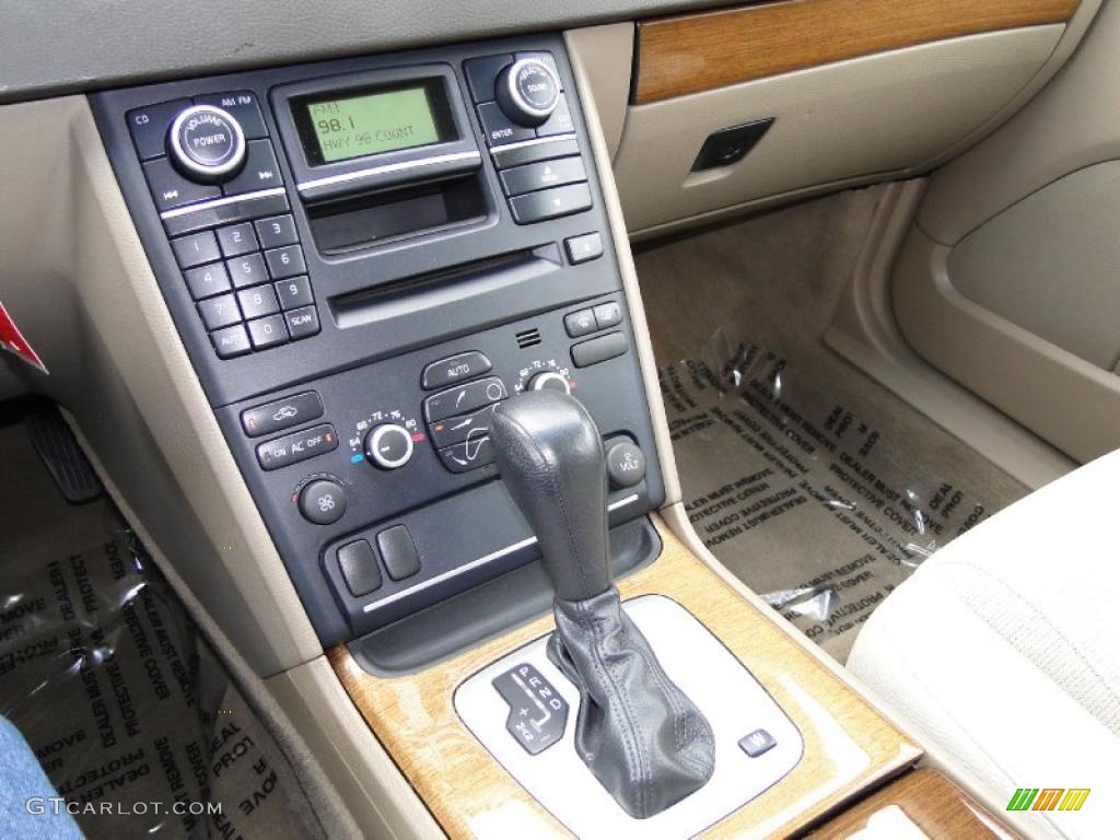2007 Volvo XC90 3.2 Controls Photo #46065279