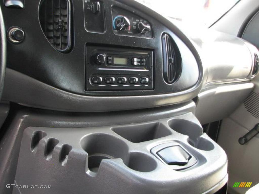 2002 Ford E Series Van E150 Cargo Controls Photos