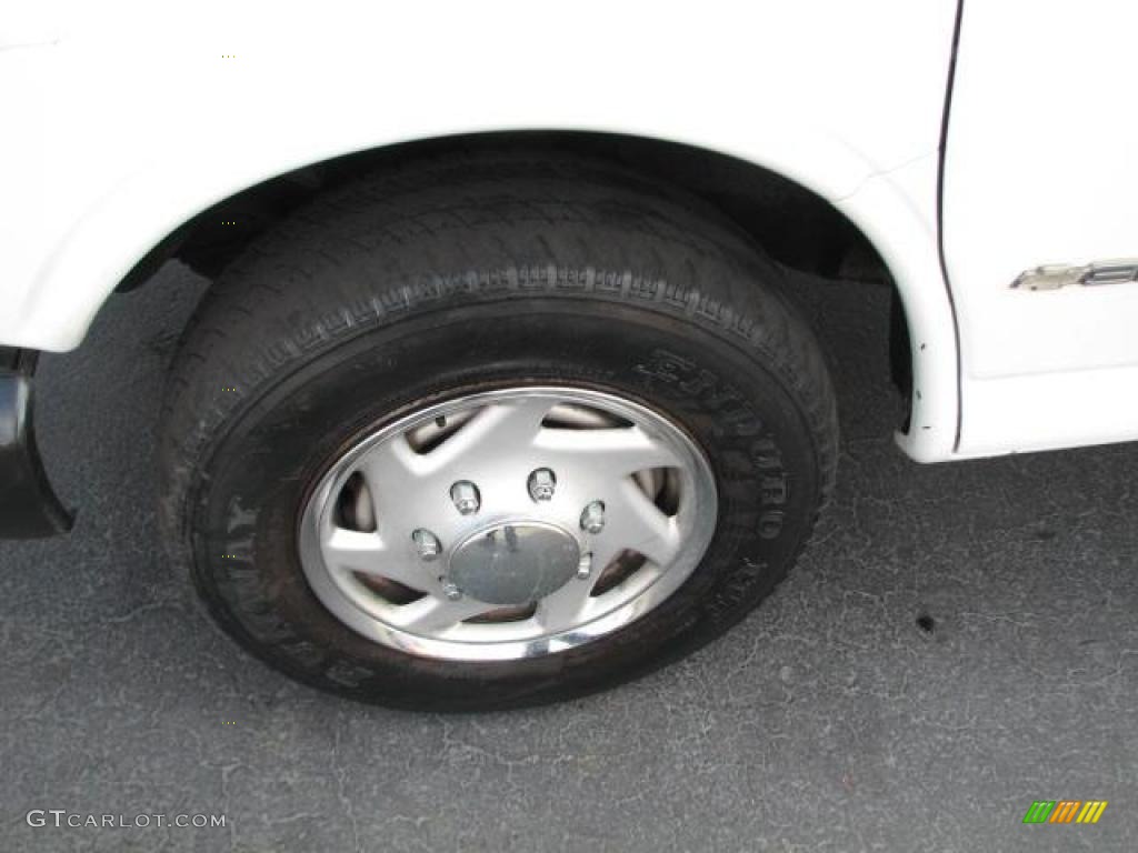 1999 Chevrolet Express 3500 Extended Cargo Wheel Photo #46066984