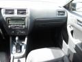 Black - Jetta SE Sedan Photo No. 15