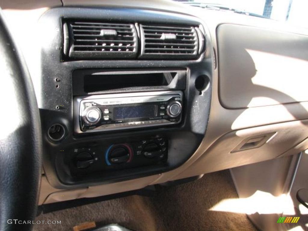 1997 Ranger XLT Extended Cab - Oxford White / Medium Prairie Tan photo #17