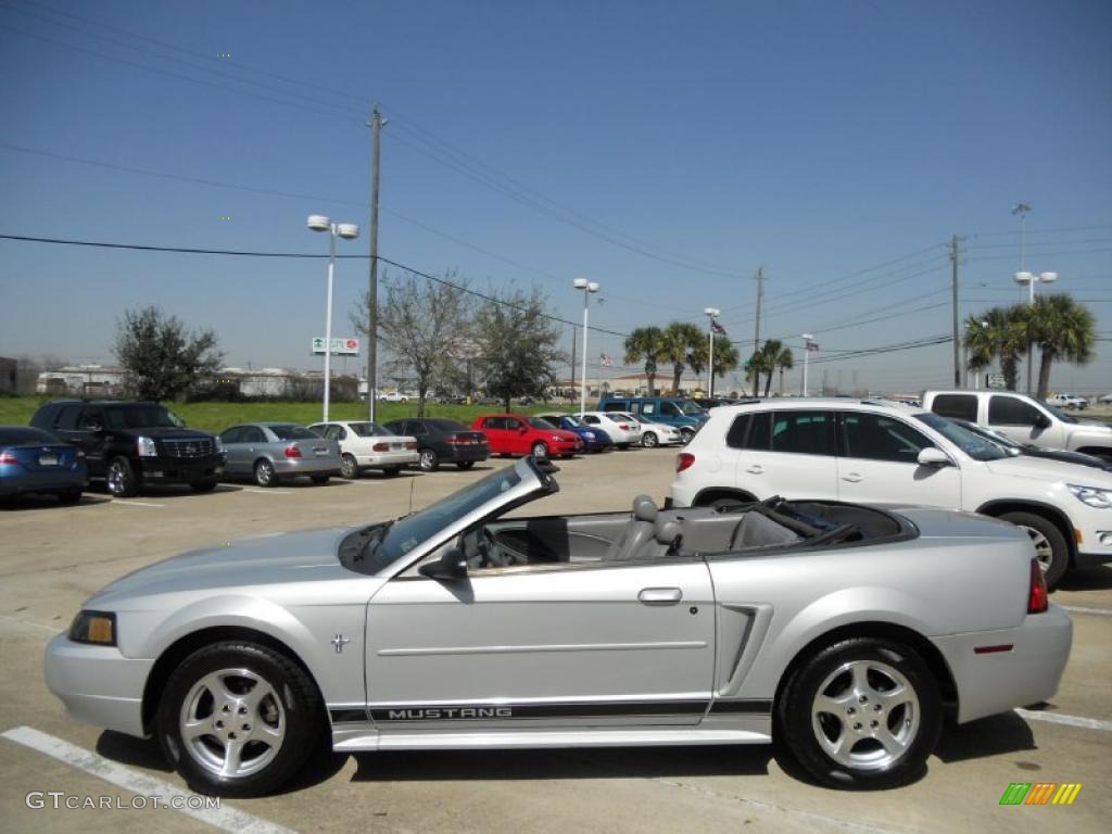 2002 Mustang V6 Convertible - Satin Silver Metallic / Medium Graphite photo #29