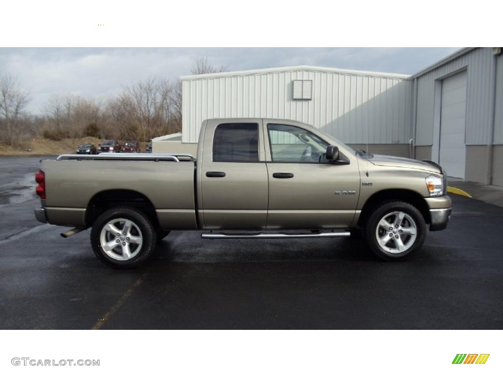 2008 Ram 1500 Big Horn Edition Quad Cab 4x4 - Light Khaki Metallic / Khaki photo #4