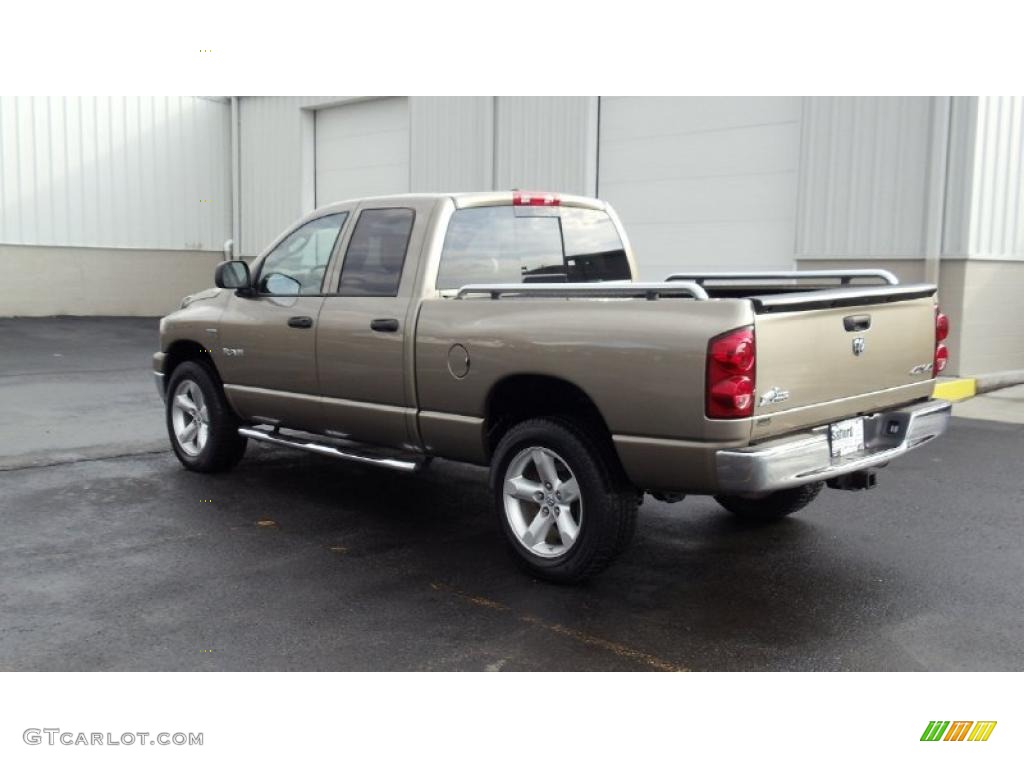 2008 Ram 1500 Big Horn Edition Quad Cab 4x4 - Light Khaki Metallic / Khaki photo #6