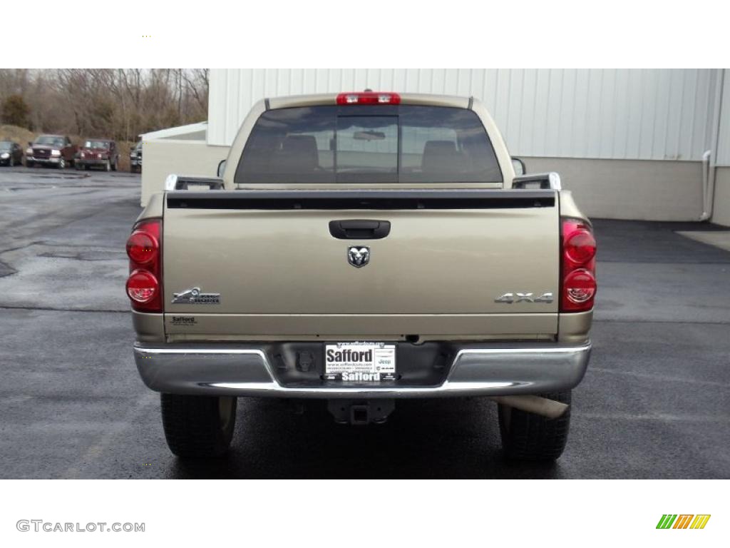 2008 Ram 1500 Big Horn Edition Quad Cab 4x4 - Light Khaki Metallic / Khaki photo #7