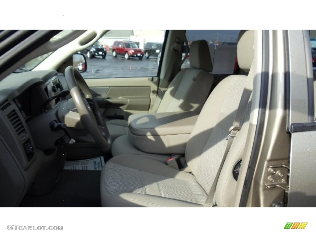2008 Ram 1500 Big Horn Edition Quad Cab 4x4 - Light Khaki Metallic / Khaki photo #17
