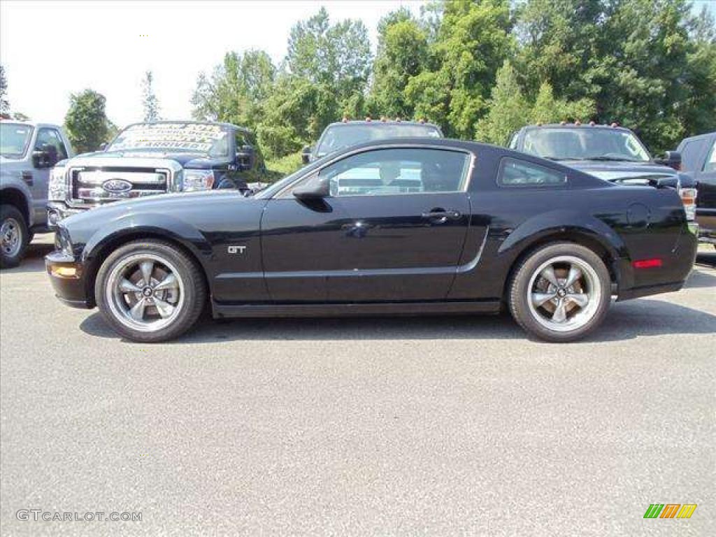 2007 Mustang GT Deluxe Coupe - Black / Dark Charcoal photo #2