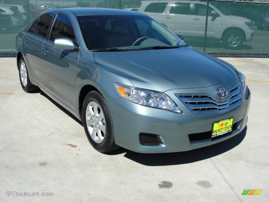 Aloe Green Metallic 2011 Toyota Camry LE Exterior Photo #46073169