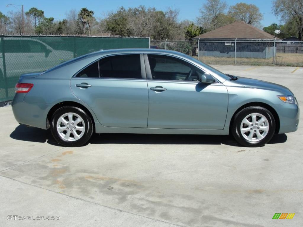 Aloe Green Metallic 2011 Toyota Camry LE Exterior Photo #46073175