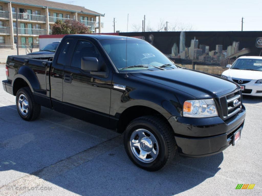 2006 F150 STX Regular Cab - Black / Medium/Dark Flint photo #6