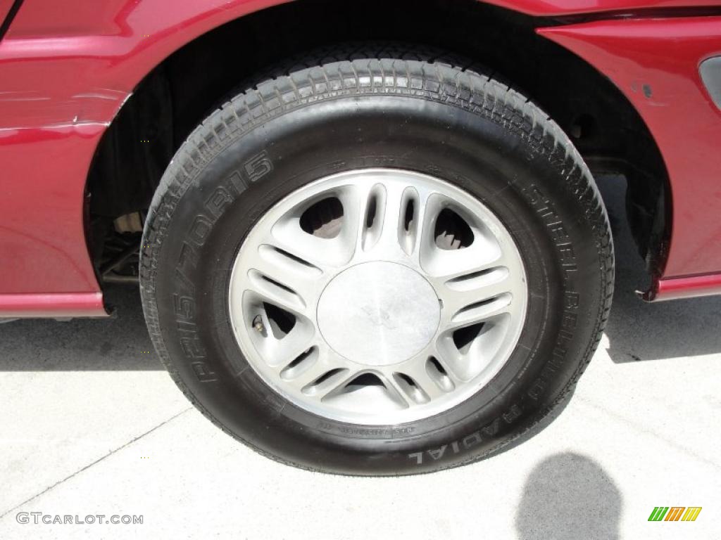 2005 Chevrolet Venture LS Wheel Photos