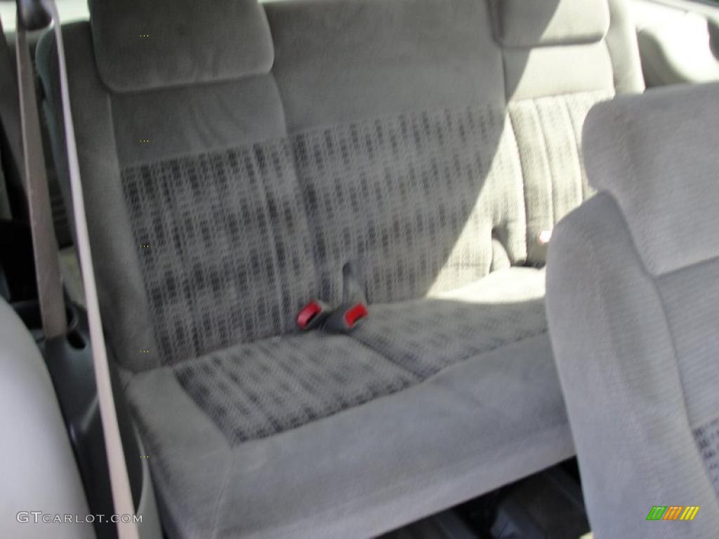 Medium Gray Interior 2005 Chevrolet Venture LS Photo #46073637