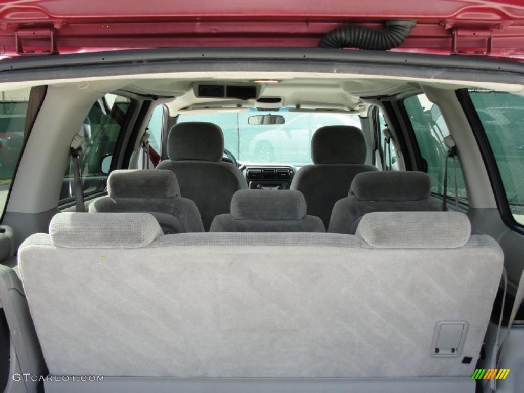 Medium Gray Interior 2005 Chevrolet Venture LS Photo #46073649