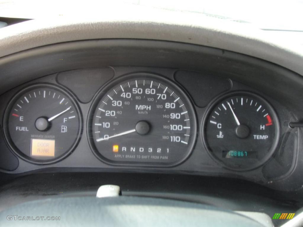 2005 Chevrolet Venture LS Gauges Photo #46073700