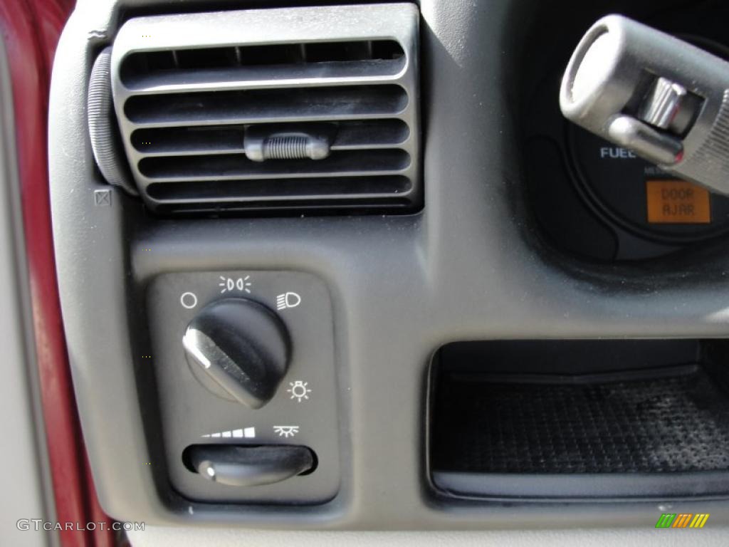 2005 Chevrolet Venture LS Controls Photo #46073709