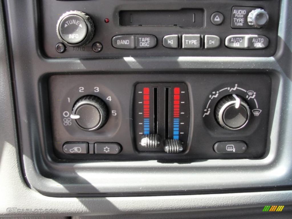 2005 Chevrolet Silverado 2500HD LT Extended Cab Controls Photo #46073934
