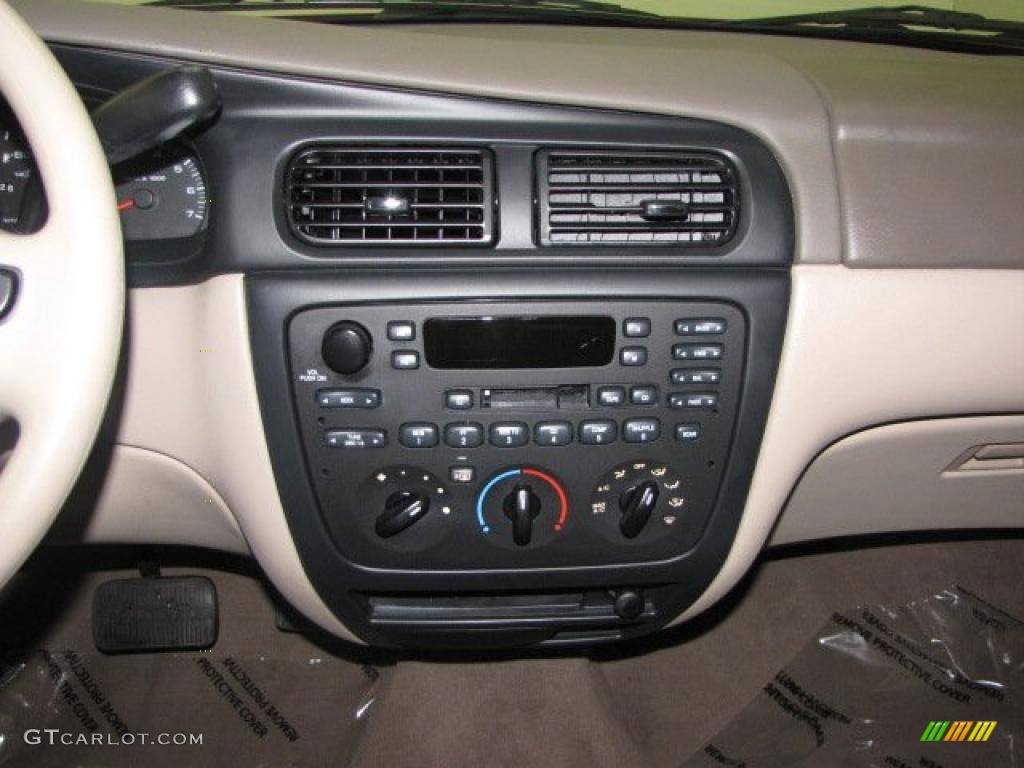 2000 Ford Taurus SE Controls Photo #46073964