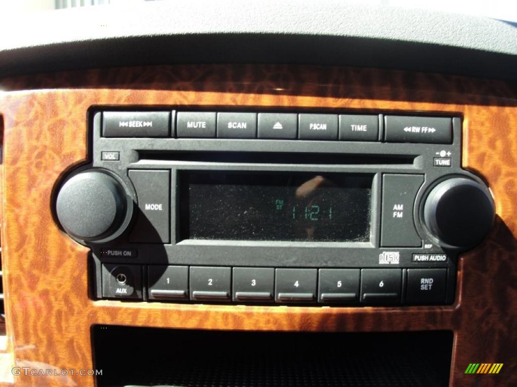 2006 Dodge Ram 2500 SLT Quad Cab Controls Photo #46075037