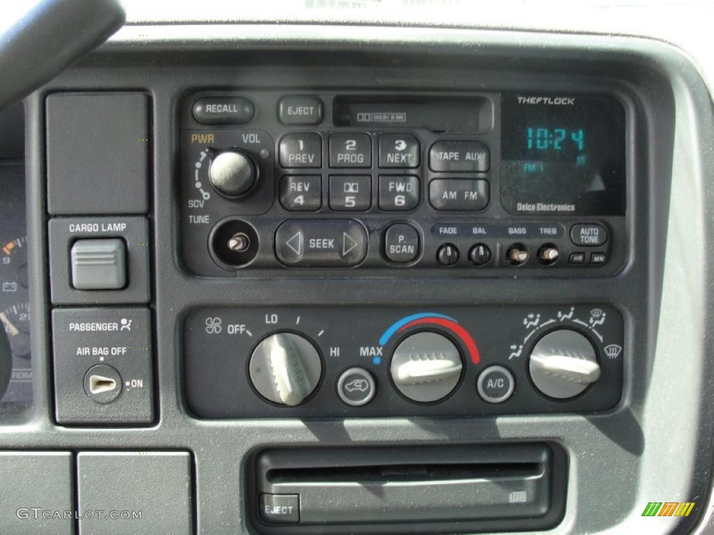 1997 GMC Sierra 1500 SLE Extended Cab Controls Photo #46075928