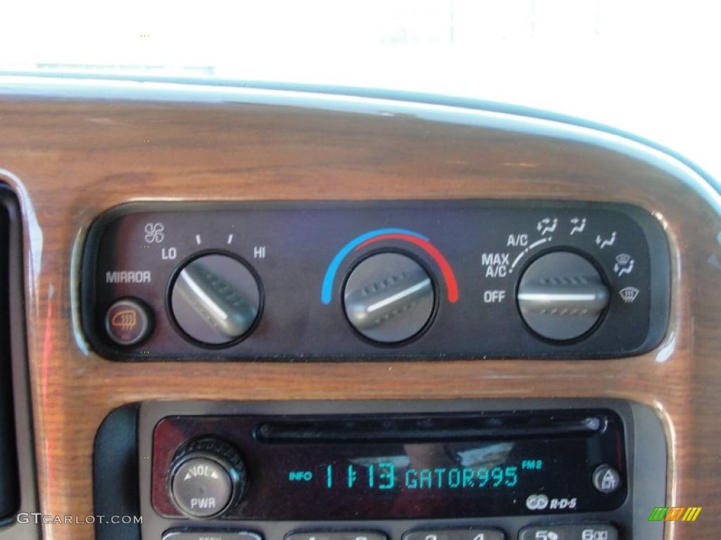 2001 Chevrolet Express 1500 Passenger Conversion Van Controls Photo #46076186