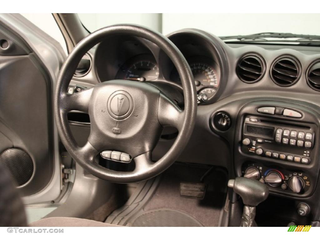 2002 Pontiac Grand Am SE Sedan Dark Pewter Dashboard Photo #46076868