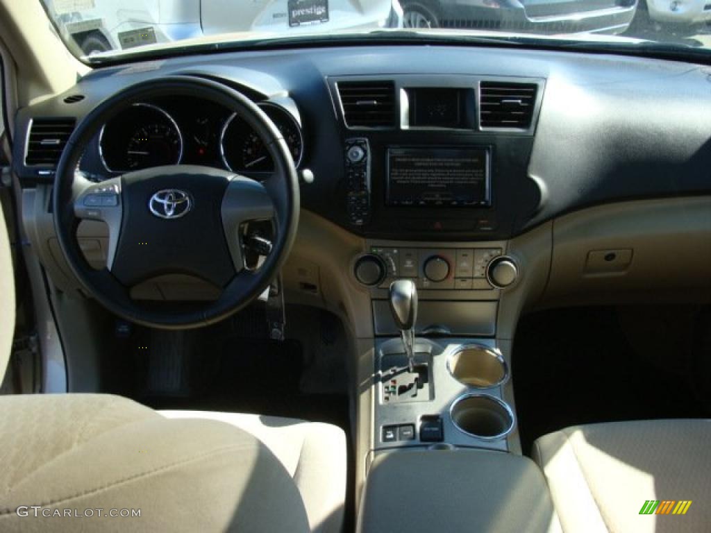 2009 Highlander V6 4WD - Sandy Beach Metallic / Sand Beige photo #9