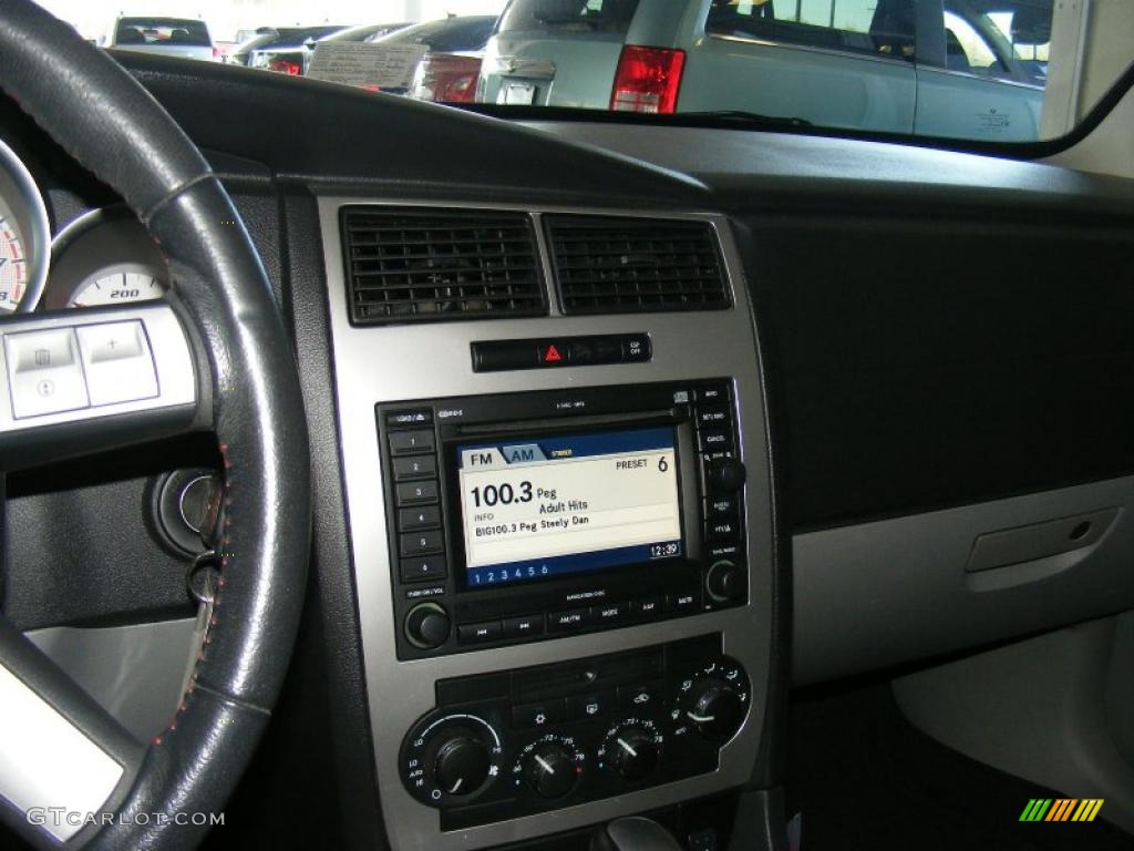 2006 Dodge Charger SRT-8 Controls Photo #46079449