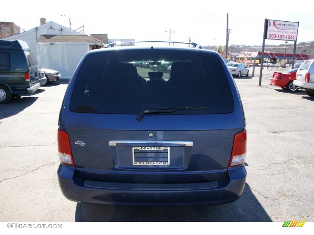 2002 Sedona EX - Blue Sapphire / Gray photo #5