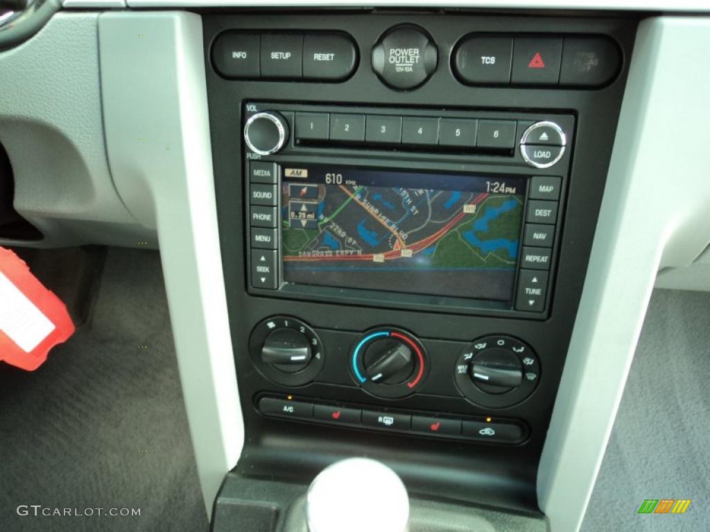 2008 Ford Mustang GT Premium Coupe Controls Photo #46081310