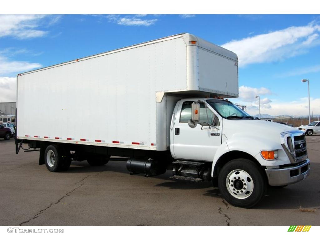Oxford White 2008 Ford F750 Super Duty XL Chassis Regular Cab Moving Truck Exterior Photo #46083114
