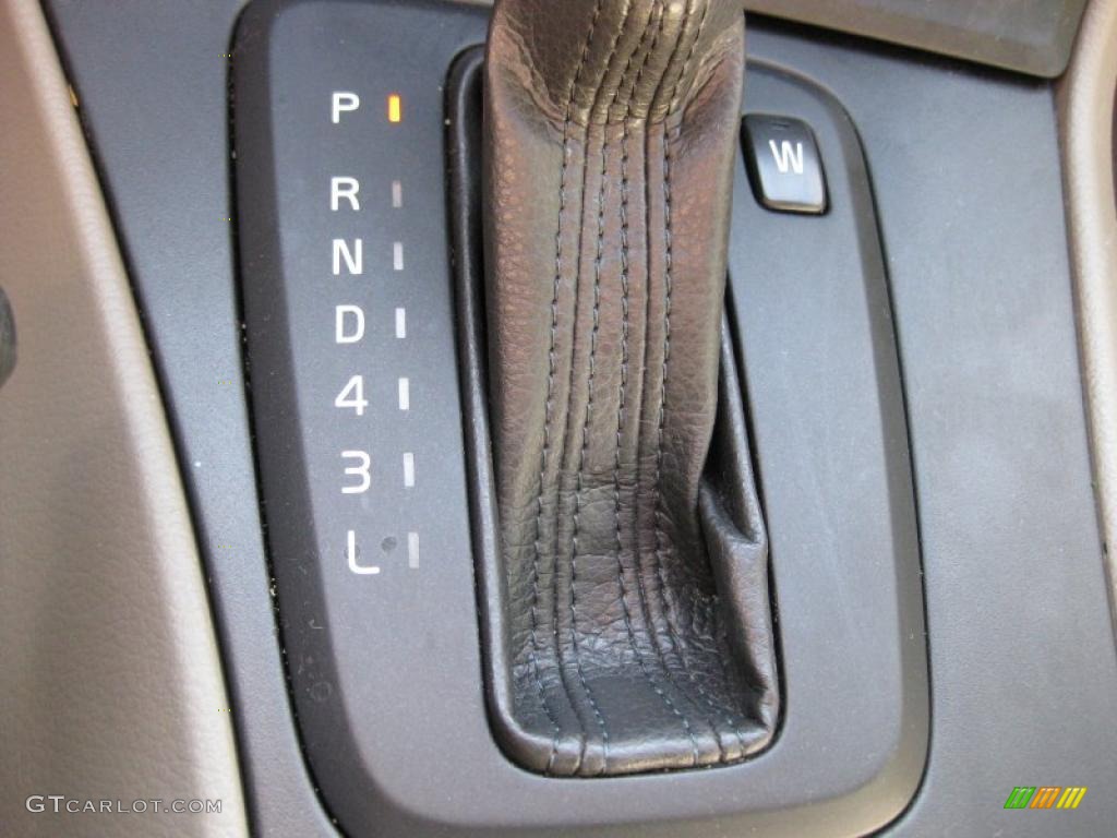 2004 Volvo V70 2.4 5 Speed Automatic Transmission Photo #46086239