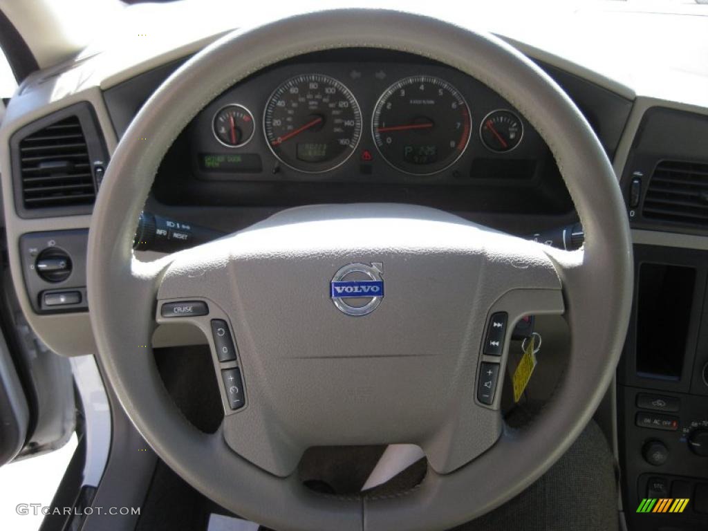 2004 Volvo V70 2.4 Taupe Steering Wheel Photo #46086251