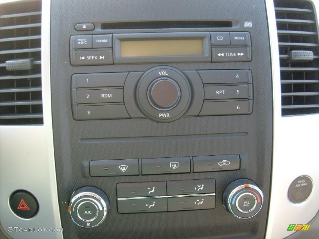 2011 Nissan Frontier SV Crew Cab 4x4 Controls Photo #46088744