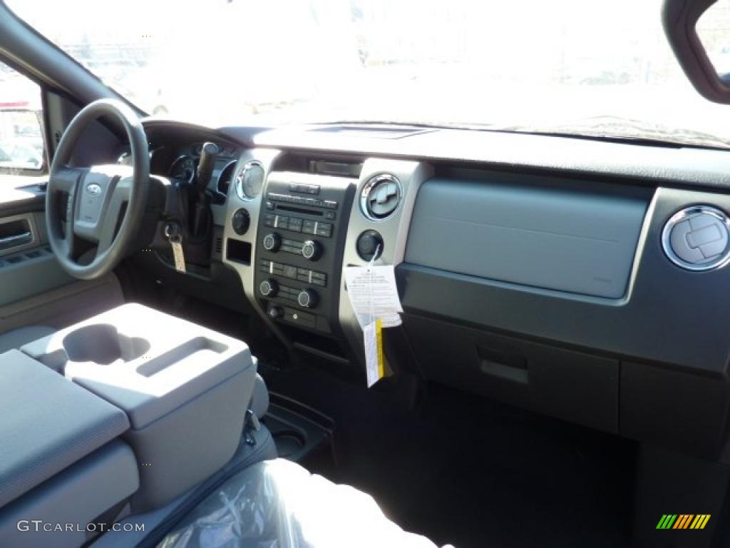 2011 F150 XLT SuperCab 4x4 - Dark Blue Pearl Metallic / Steel Gray photo #16