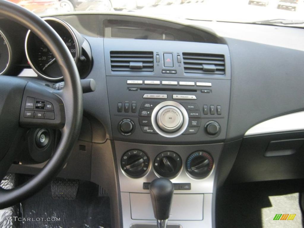 2011 MAZDA3 i Touring 4 Door - Black Mica / Black photo #9