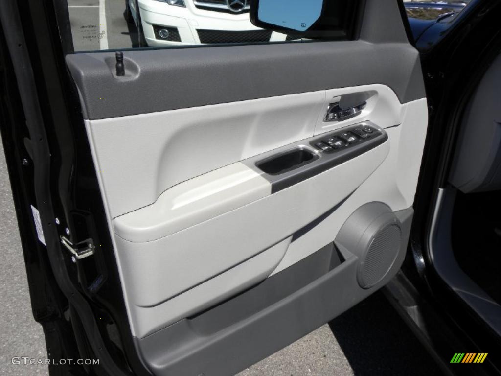 2008 Jeep Liberty Limited Pastel Slate Gray Door Panel Photo #46098458