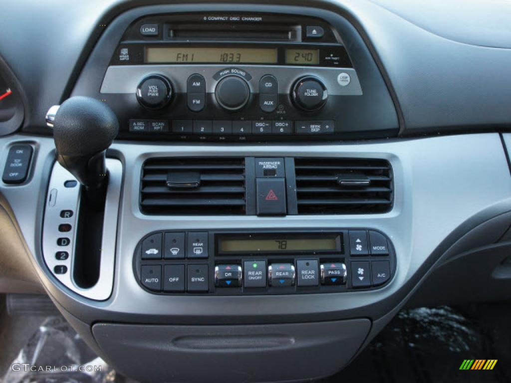 2009 Honda Odyssey EX Controls Photo #46102115