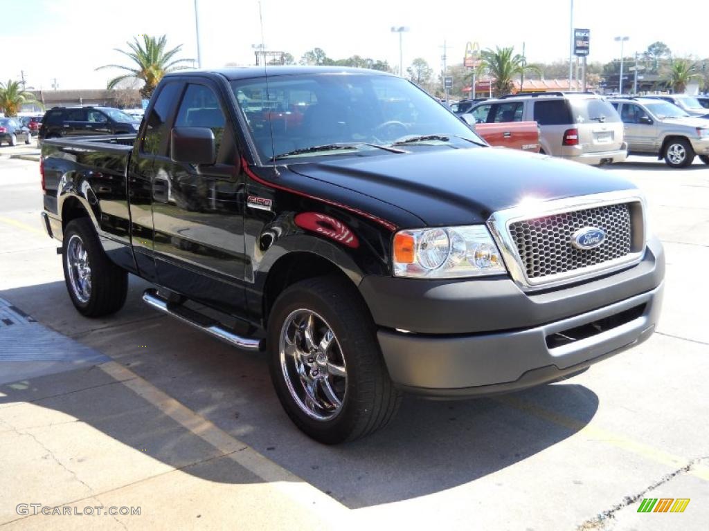 2006 F150 XL Regular Cab - Black / Medium Flint photo #7