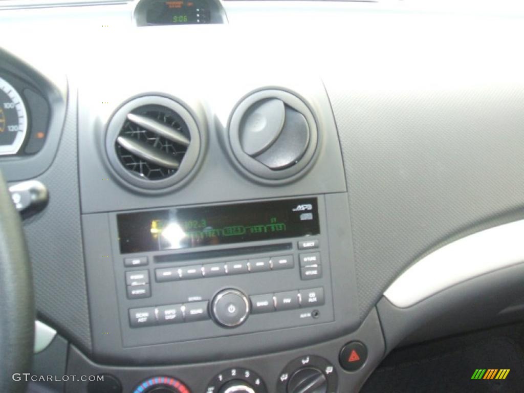 2011 Chevrolet Aveo LT Sedan Controls Photo #46103699